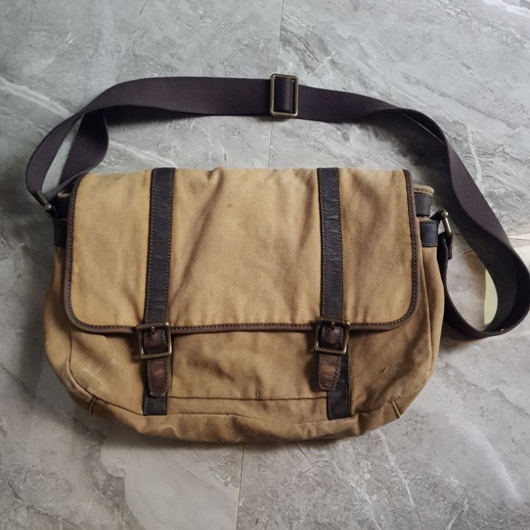 Vintage F0SSIL Brown Rugged Canvas Massanger Laptop Commuter bag Leather