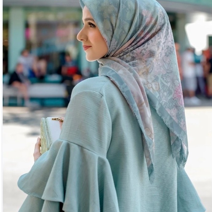 button scarves as is warehouse sale (al Qasr, tapis, the dream park, frozen, misool, tdp black, gran