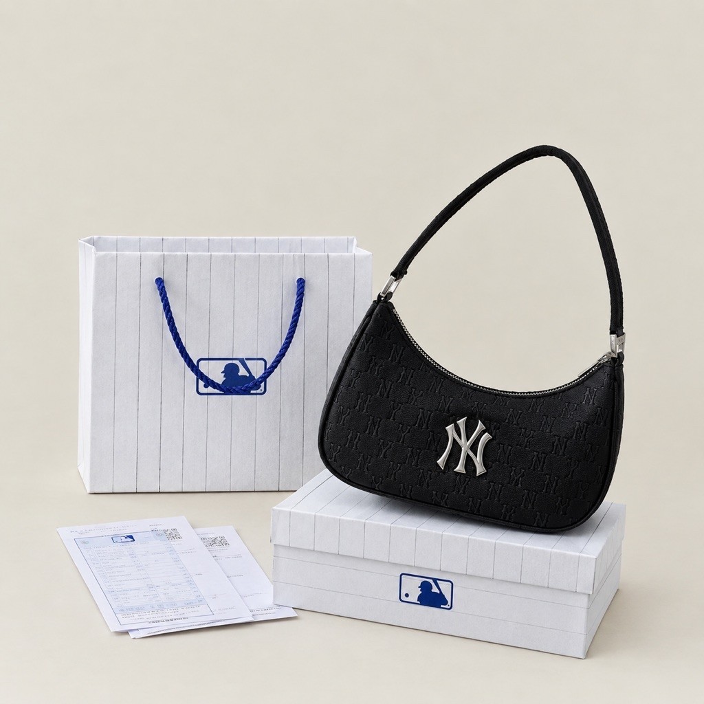(VCCI) MLBNY Yankees Embo Monogram Bag