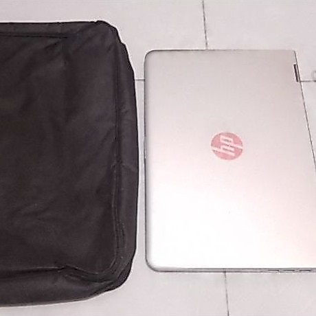 HP envy x360 non-touch i5 8/256