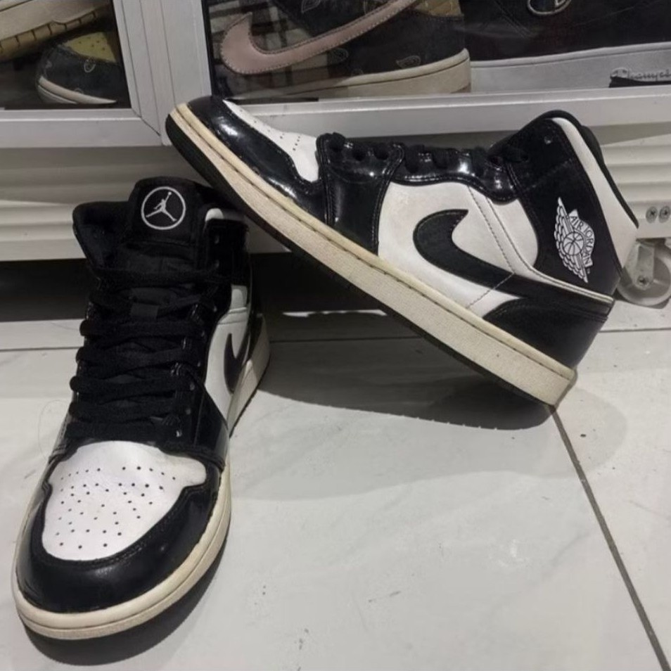 Nike Air Jordan 1 Mid White Black Carbon Sz 42 Second Kondisi Terbaik