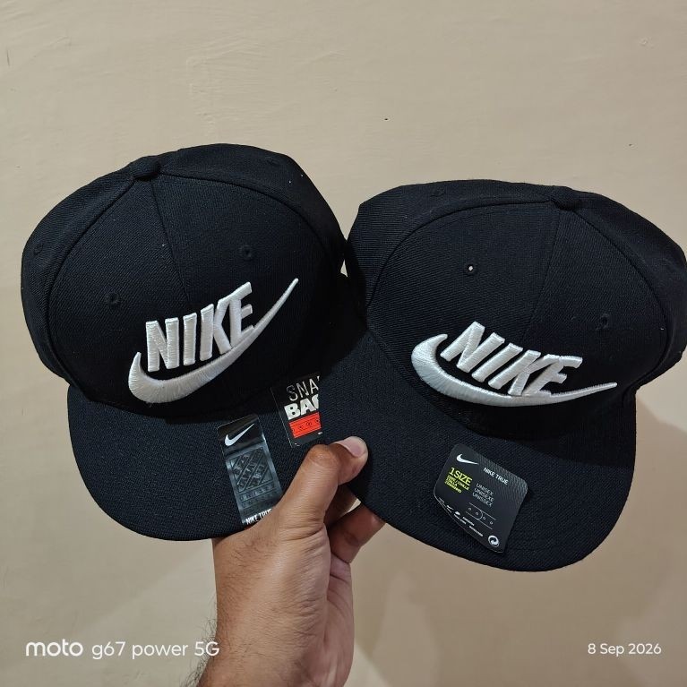 snapback nike futura resmi original 100%