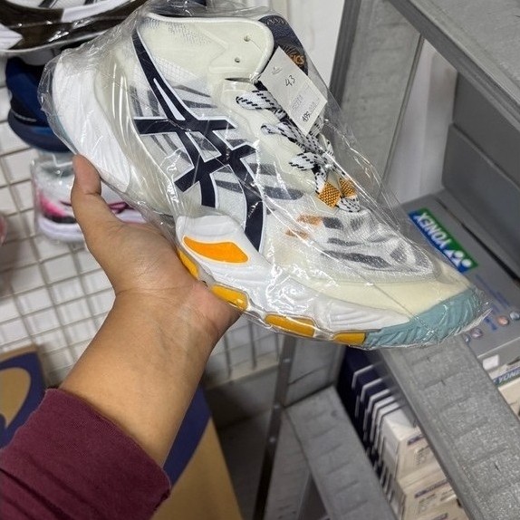 SEPATU VOLLY ASICS METARISE WHITE/BLUE/YELLOW