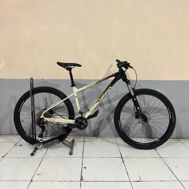POLYGON XTRADA 6 TAHUN 2022