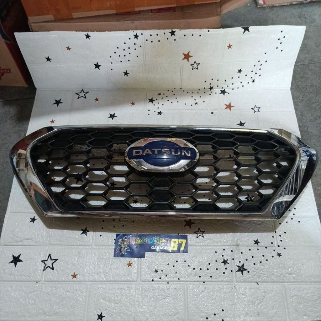 grill depan DATSUN GO bekas layak pakai