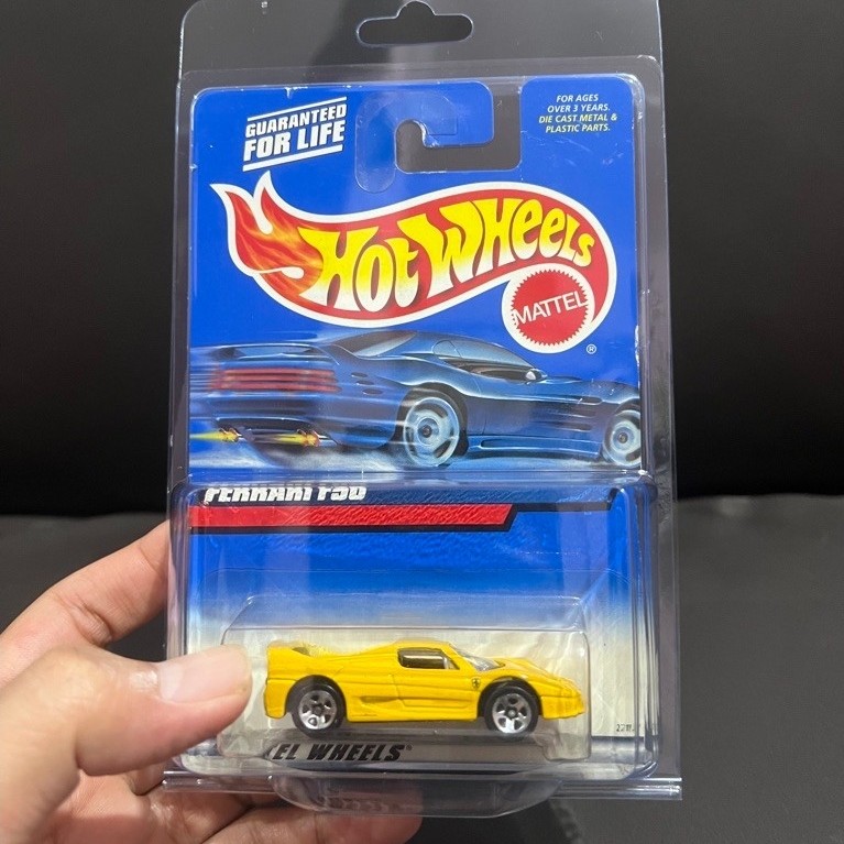 Hot Wheels Ferrari F50 Yellow Collector 161 Blue Card 2000 Red & Green Stripes above logo