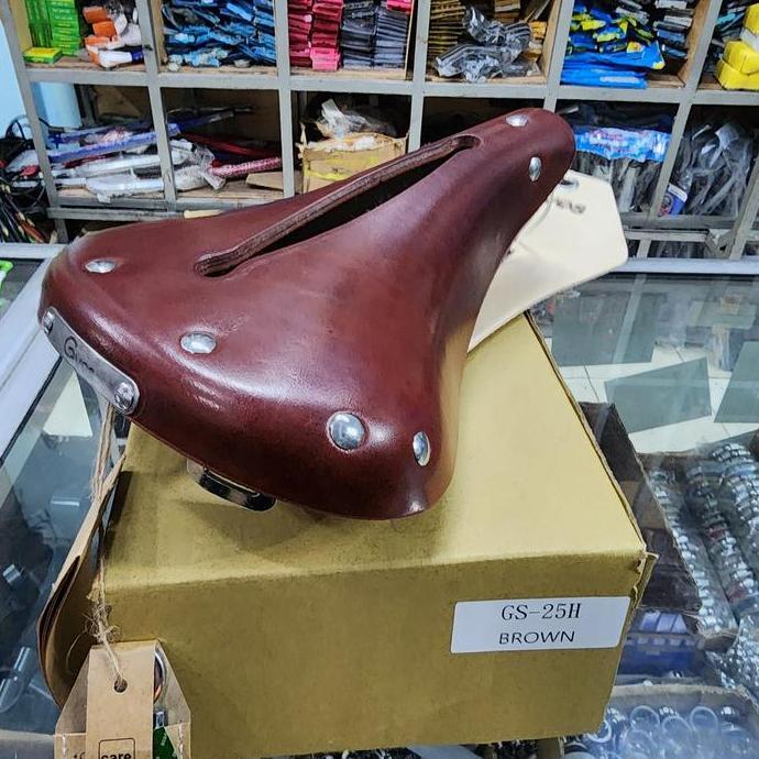 Sadel Gyes Original Kulit Asli Gs 025H Bolong  - Gyes Taiwan