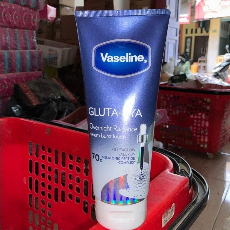 Vaseline Gluta-Hya Overnight Radiance Serum
