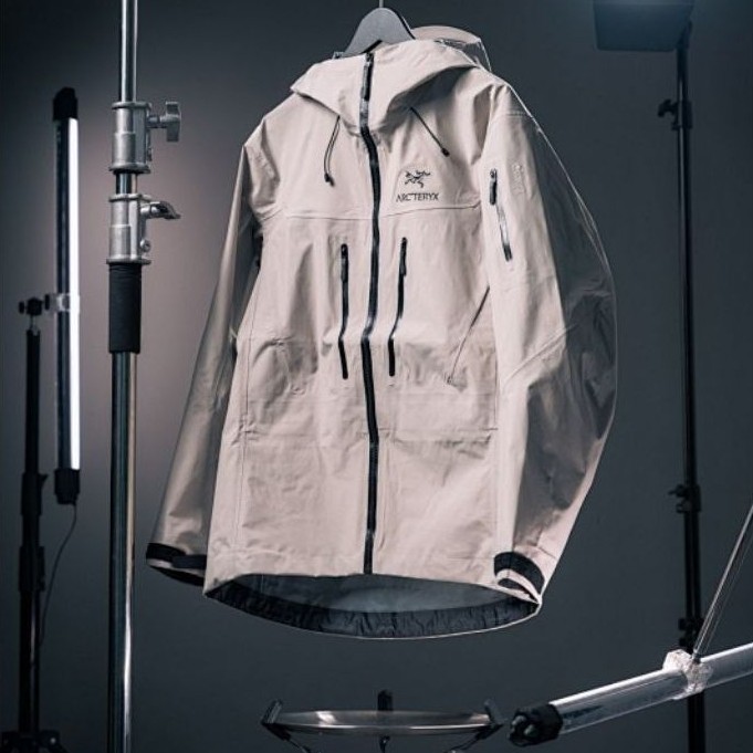 Arcteryx Alpha SV Hiking Jacket Gorpcore Bone White