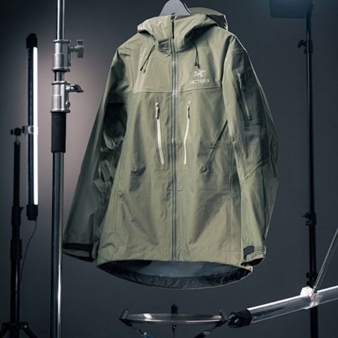 Arcteryx Alpha SV Hiking Jacket Gorpcore Khaki Green