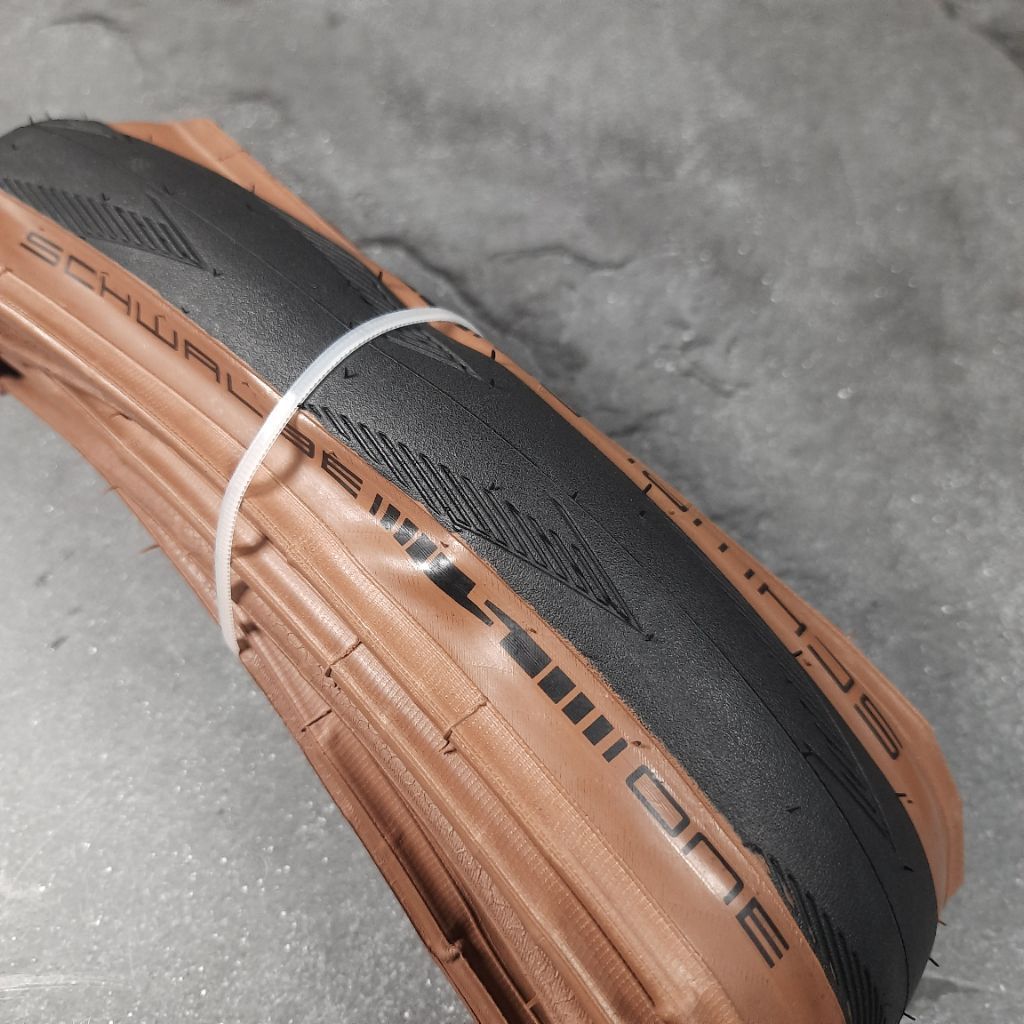 Schwalbe One 700x28C Clincher Tire Tanwall - Ban Luar Schwalbe One 700x28C Clincher Tanwall