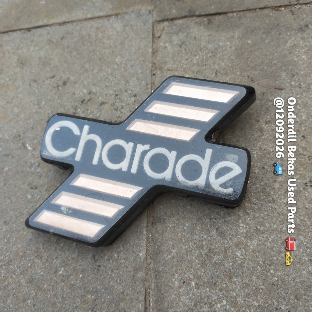 emblem grill Daihatsu charade g10 1983