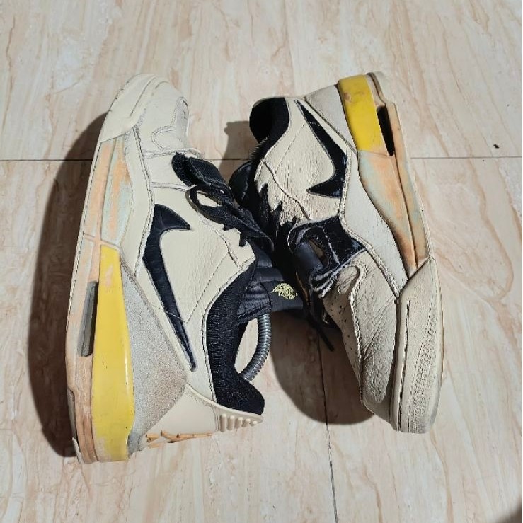 Sepatu Nike Air Jordan Legacy 312 Low Pale