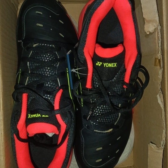 Yonex SHB 65 zm black orange kode SP 44