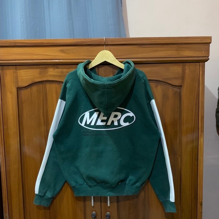 HOODIE HIJAU BOTOL MERC ACOVER