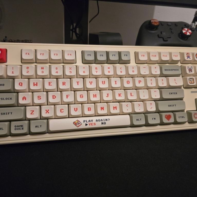 Vortexseries Xera87 custom keycaps & switch