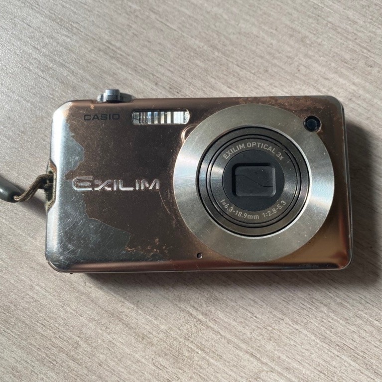 Kamera Casio exilim EX-12