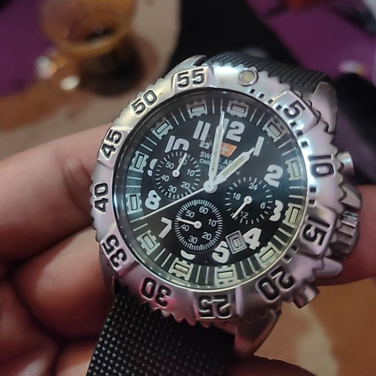 jam pria swiss army titanium