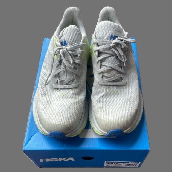 HOKA CLIFTON 9
