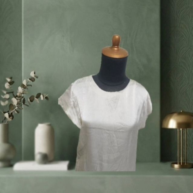 Blus Satin Polos Putih Tulang Elegan