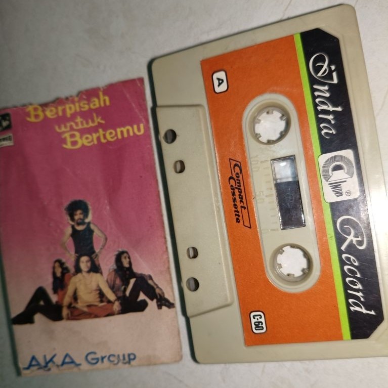 kaset aka group, berpisah untuk bertemu 1975