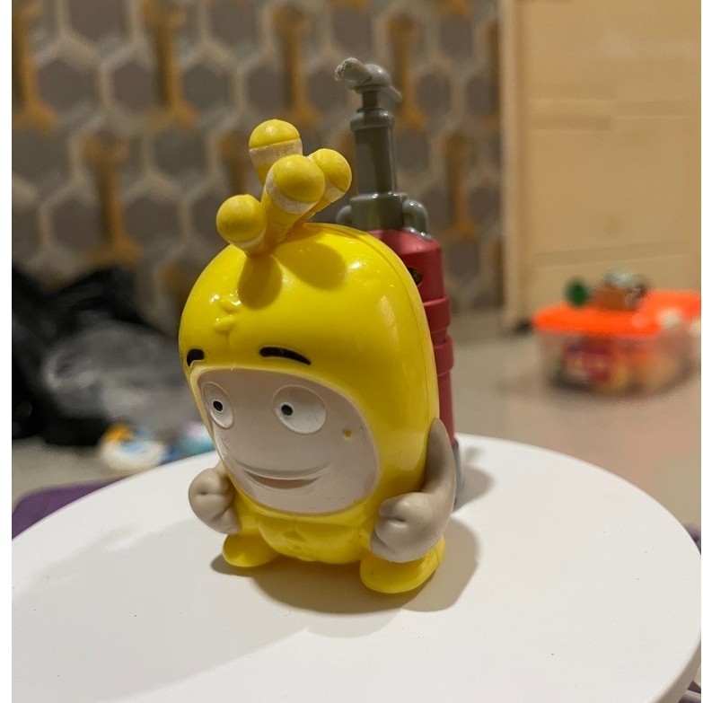 Mainan Figure Karakter Kuning Oddbods — Mainan KFC Koleksi Langka Unik