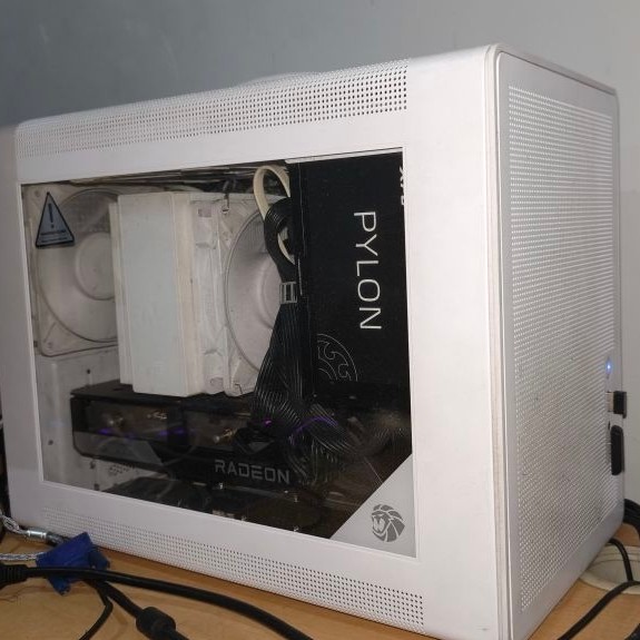 PC GAMING RYZEN 5 5600X RX 6600XT