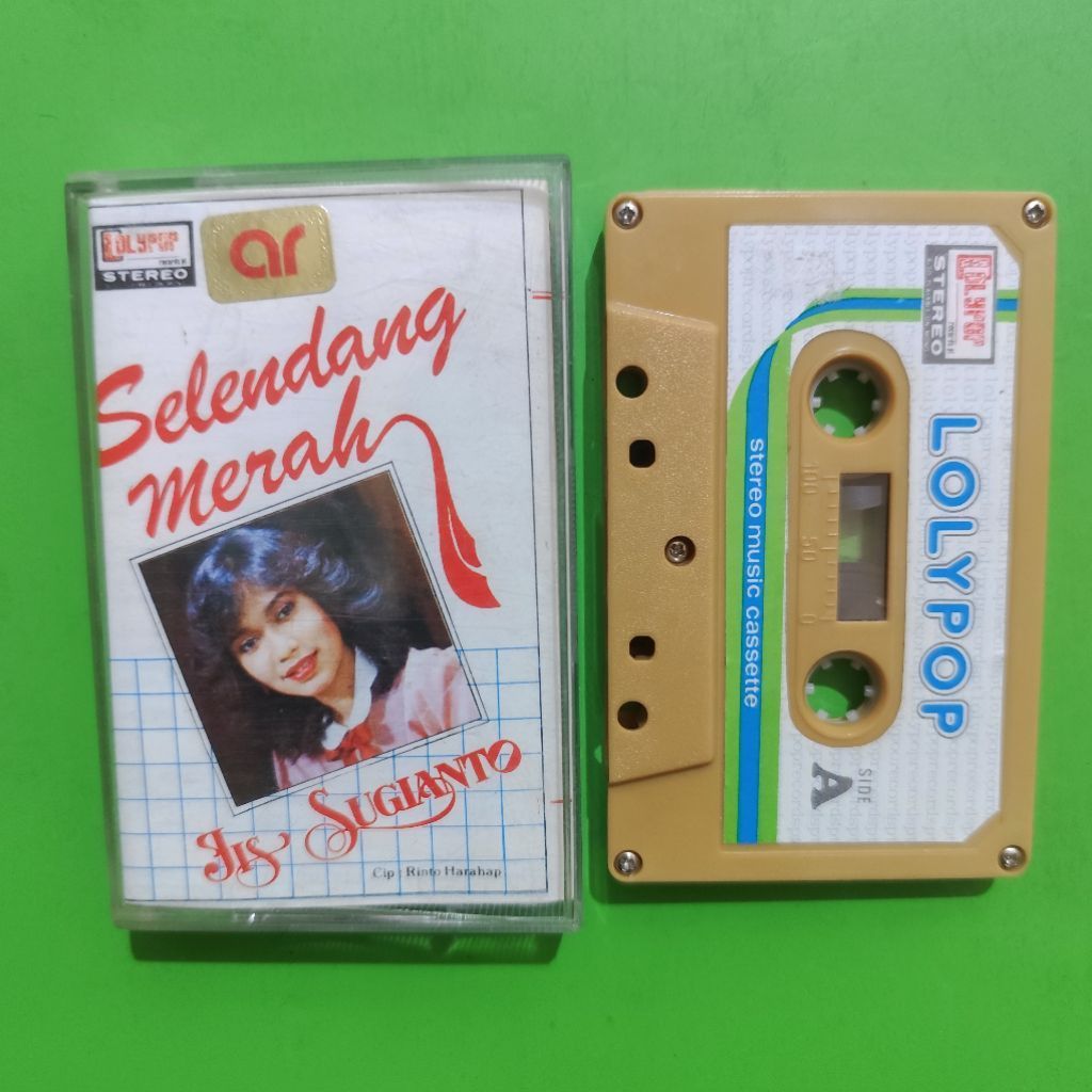 Kaset IIS SUGIANTO Selendang Merah