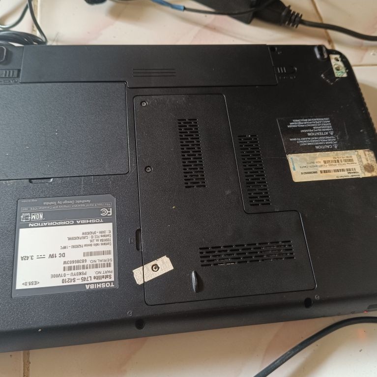 bahan laptop toshiba satelite L745 intel core i3 gen 2