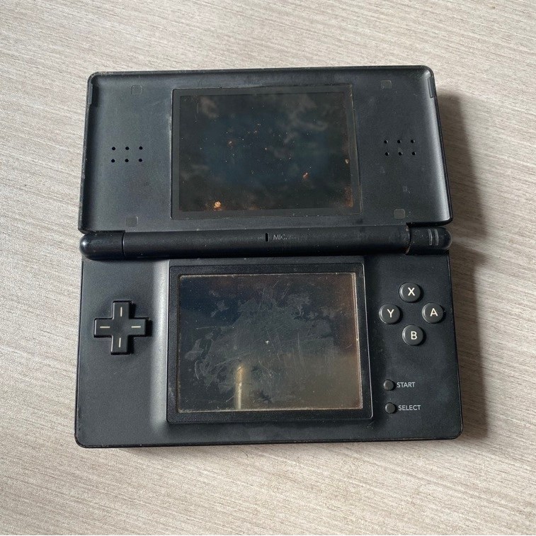 Nintendo DS Lite