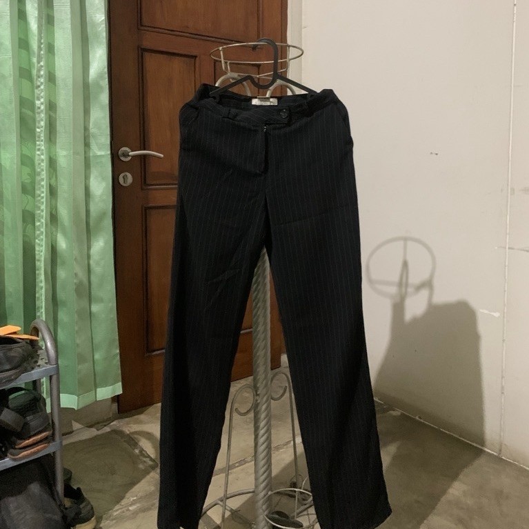 lost pants strip bahan