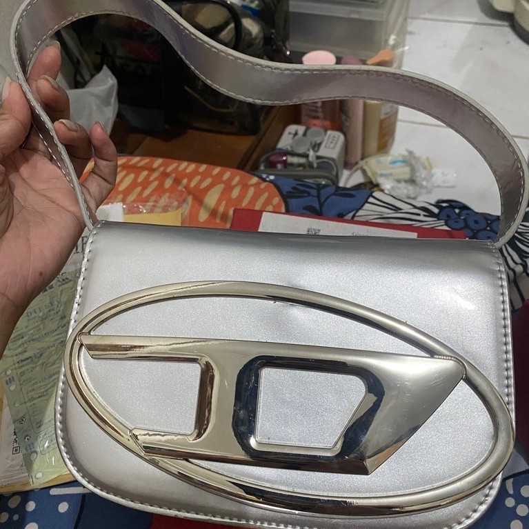 Tas Selempang Wanita DIESEL Silver Metallic Original Box - Tas Bahu Kulit Sintetis Import