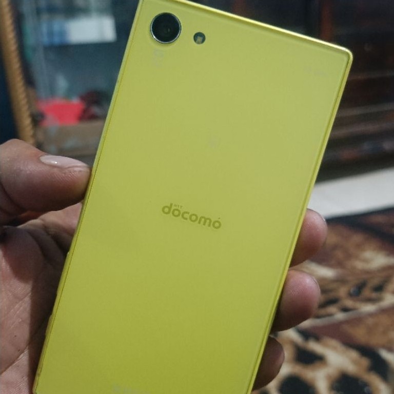 SONY Xperia Z5 Compact Bekas Seperti Baru Layar 4.6 Inch 2GB 32GB Fingerprint