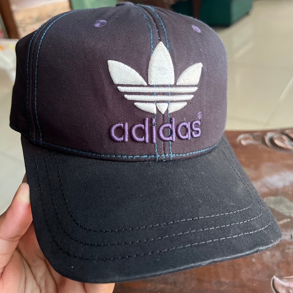 Topi snapback adidas threefoil big logo size setelan strap. Logo bordir. Second preloved.