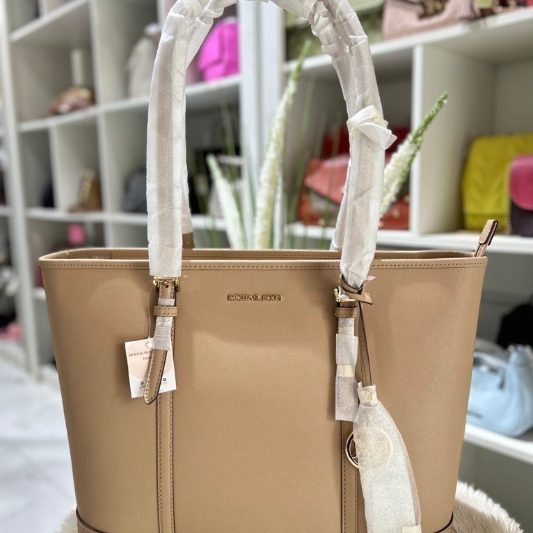 MK JET SET TRAVEL LARGE TOTE BAG CAMEL