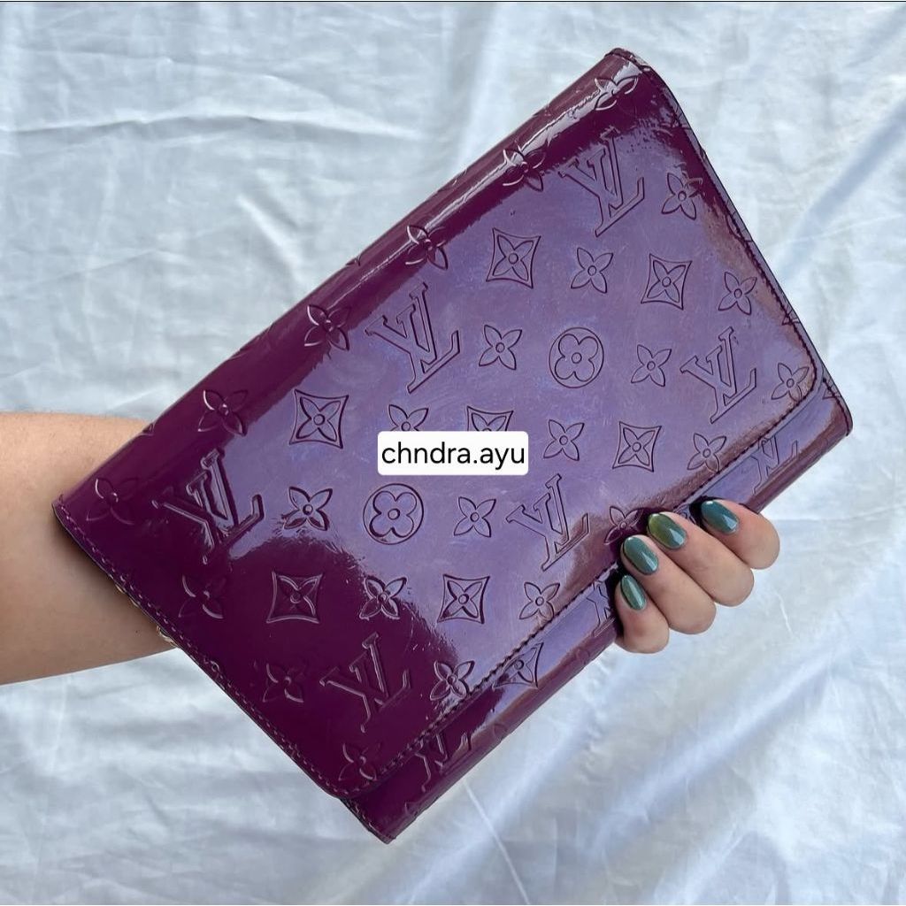 PRELOVED CLUTCH LV MONOGRAM VERNIS SARAH