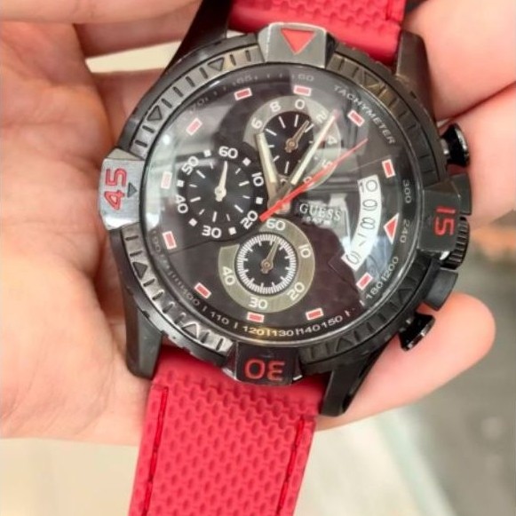 JAM GUESS COWO MERAH HITAM