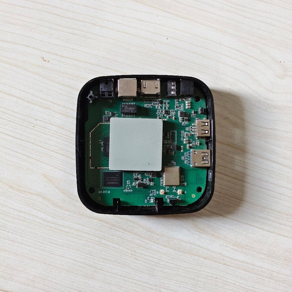 STB Akari AX810 OpenWrt / Armbian / CasaOS