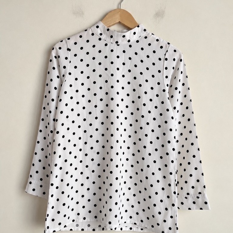Blouse Polkadot Putih