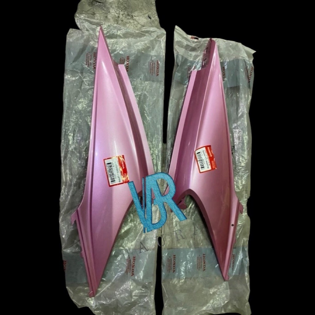83600-KVY-960PPM 83500-KVY-960PPM Cover Body Samping Kiri Kanan Honda Beat Karbu Original Pink