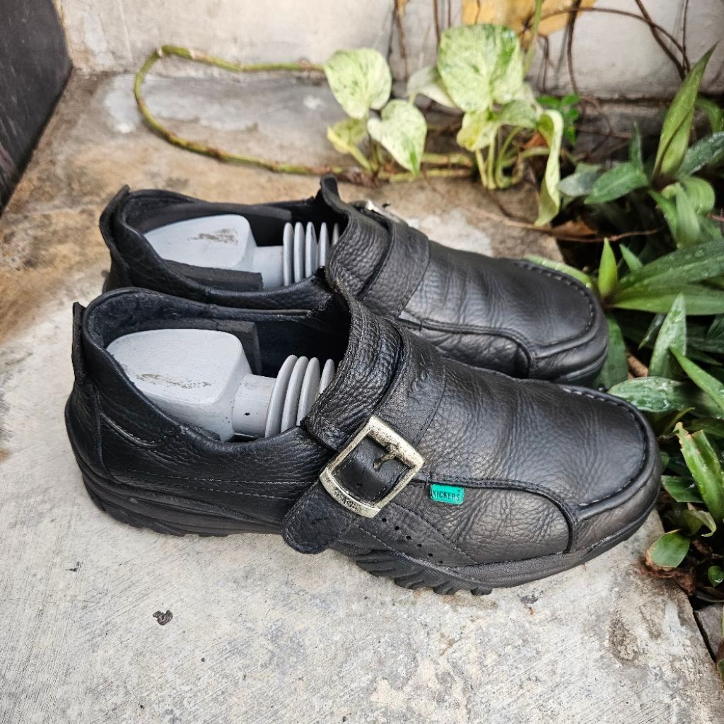 sepatu kasual second kickers size 44(29cm)