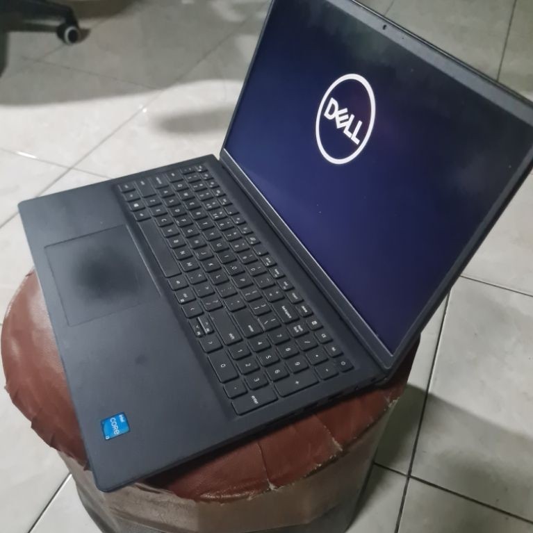 DELL Vostro 3510 core i3 gen 11 8/256 gb