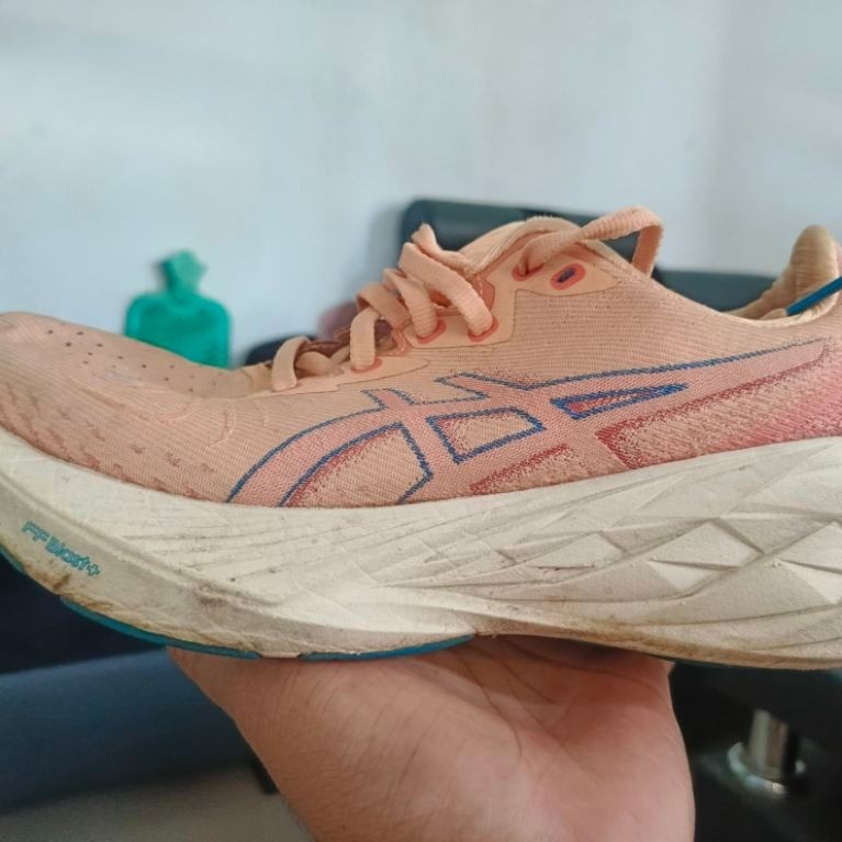 Asics Novablast 4 second Original