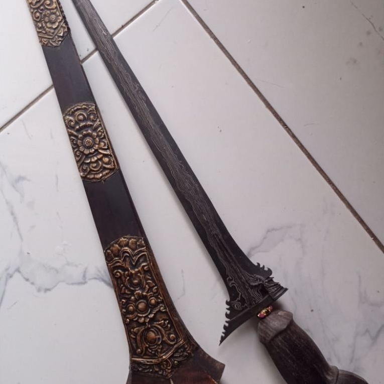 keris Bali pamor kulit semangka panjang bilah 41 cm