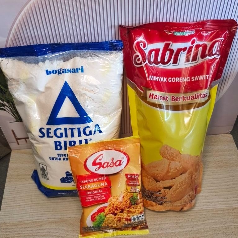 Paket Goreng Renyah 1 | 1Kg Terigu Segitiga Kemasan +  Sasa Tepung Serbaguna 2×70gram, 1L Minyak Gor