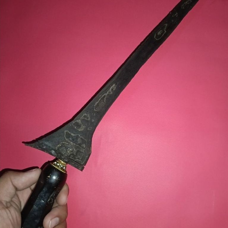 Keris Sepuh Pamor Rojo Gundolo