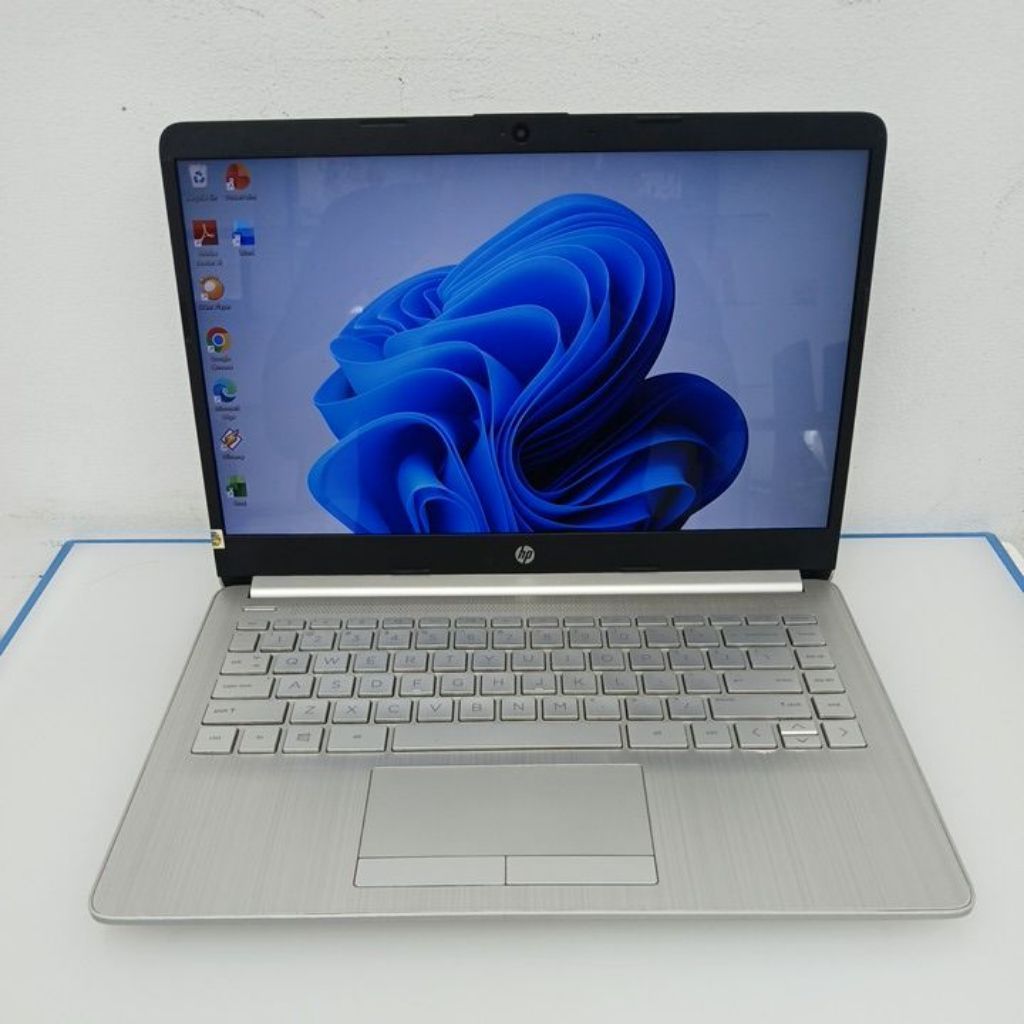 HP 14s-dk126au AMD RYZEN 3 3200U 8256