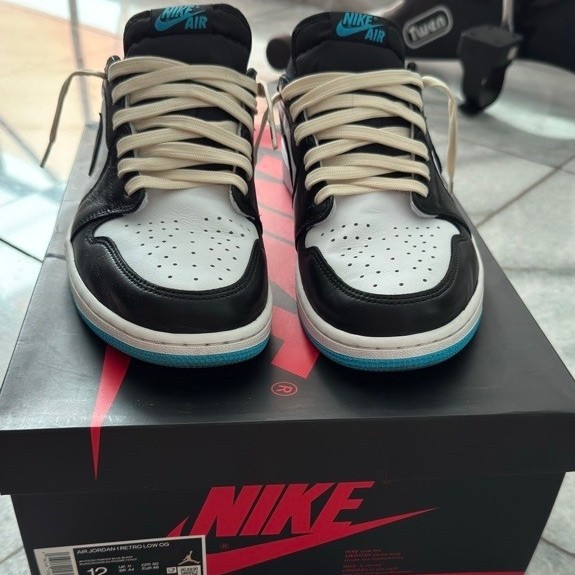 Sepatu Sneakers Nike Air Jordan 1 Retro Low OG