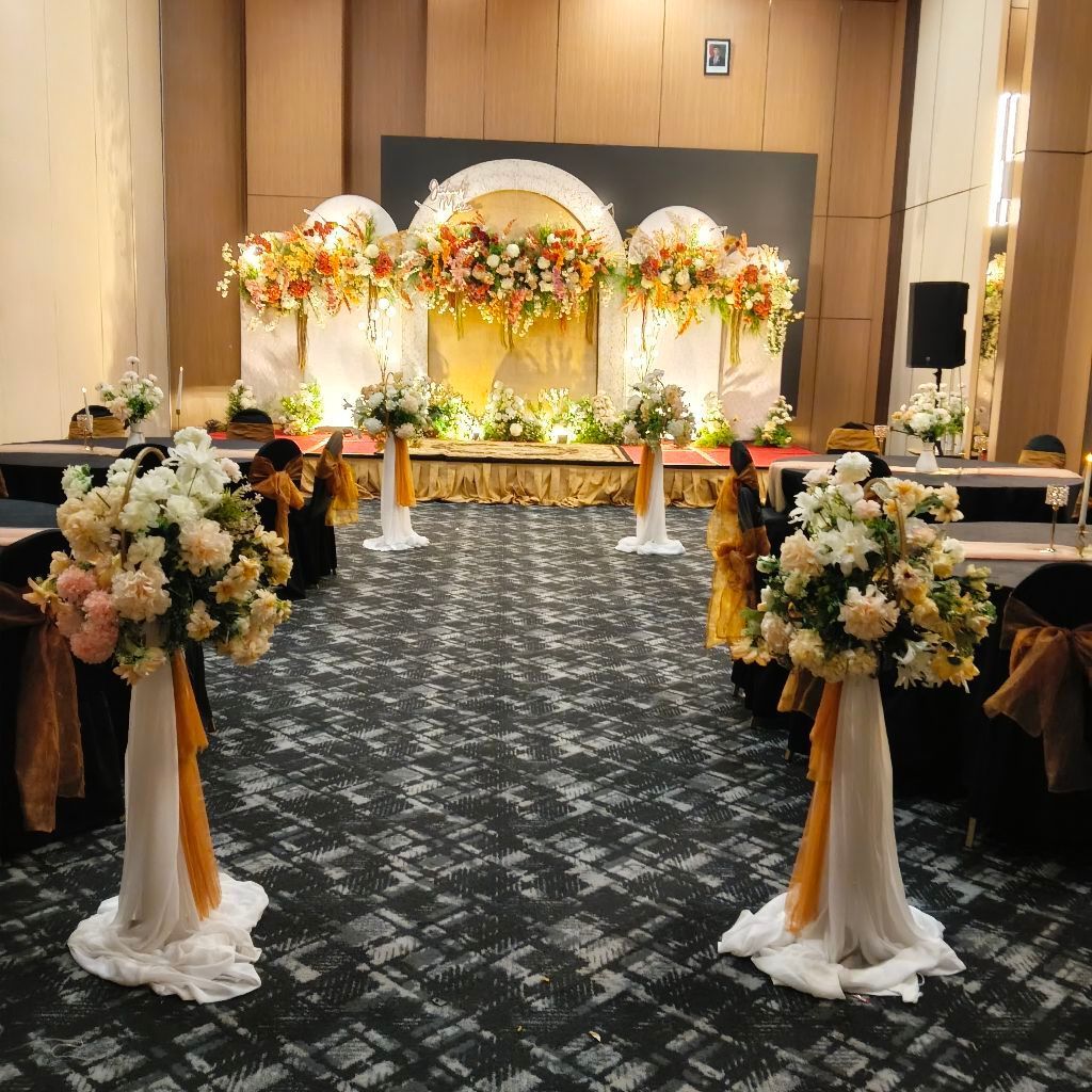 Sewa Backdrop Pelaminan Minimalis Terbaru 2026 dan 7 Centerpiece table decor - Dekorasi Pelaminan Ae