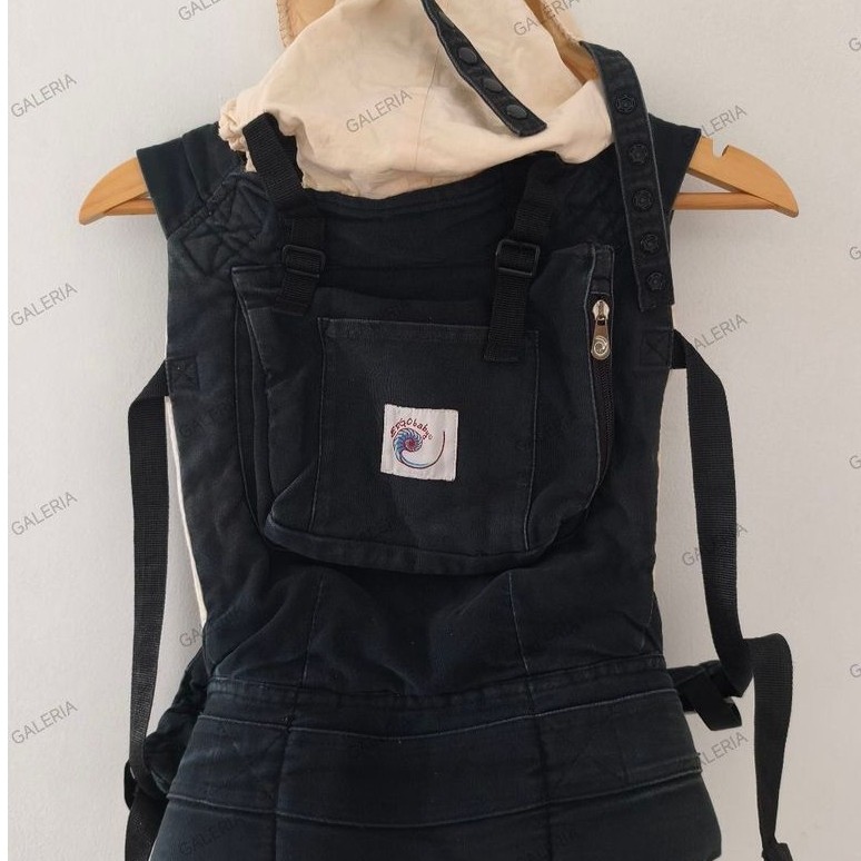 Gendongan Bayi Second Preloved SSC Ergobaby black camel